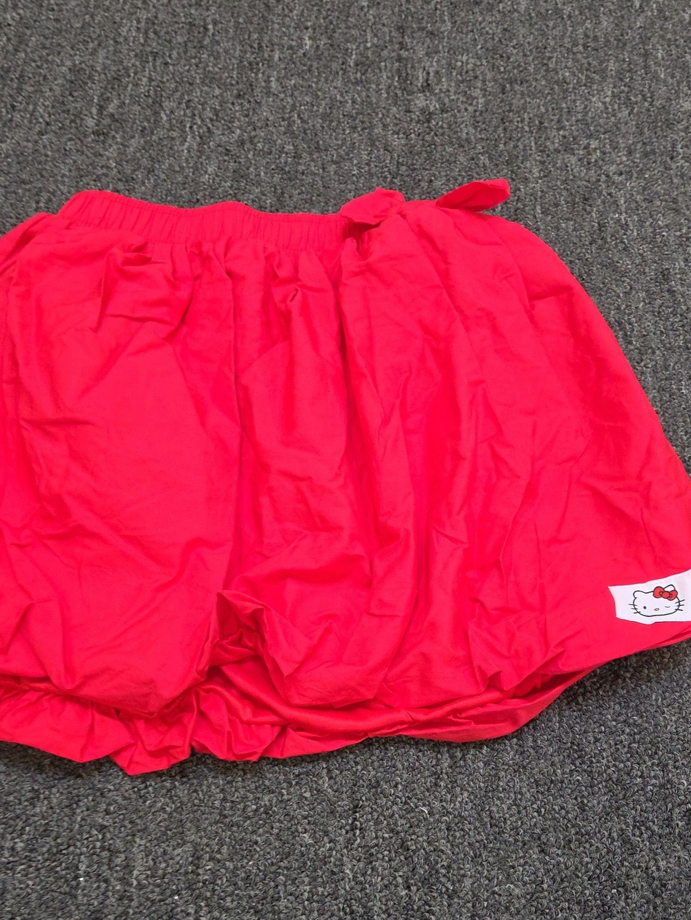 (#2C) Hello Kitty Bright Red Bubble Skirt with Charm Patch